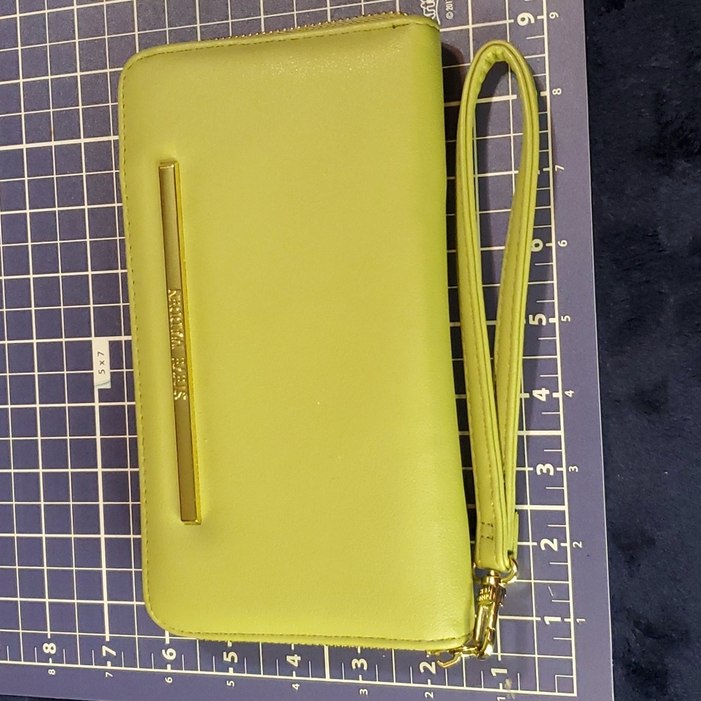 Steve Madden Wristlet